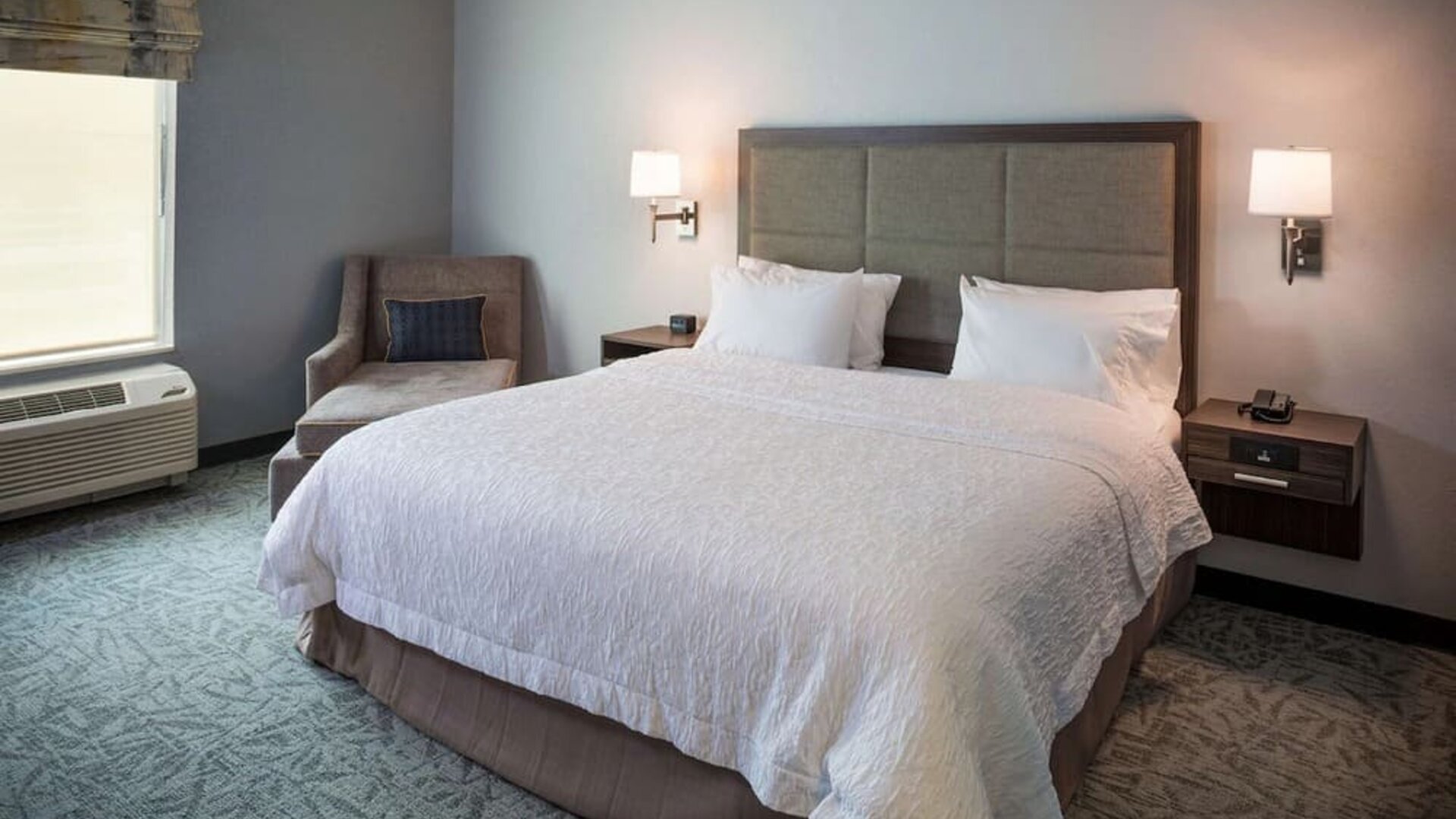 Day use room with natural light at Hampton Inn Atlantic City Absecon, NJ.