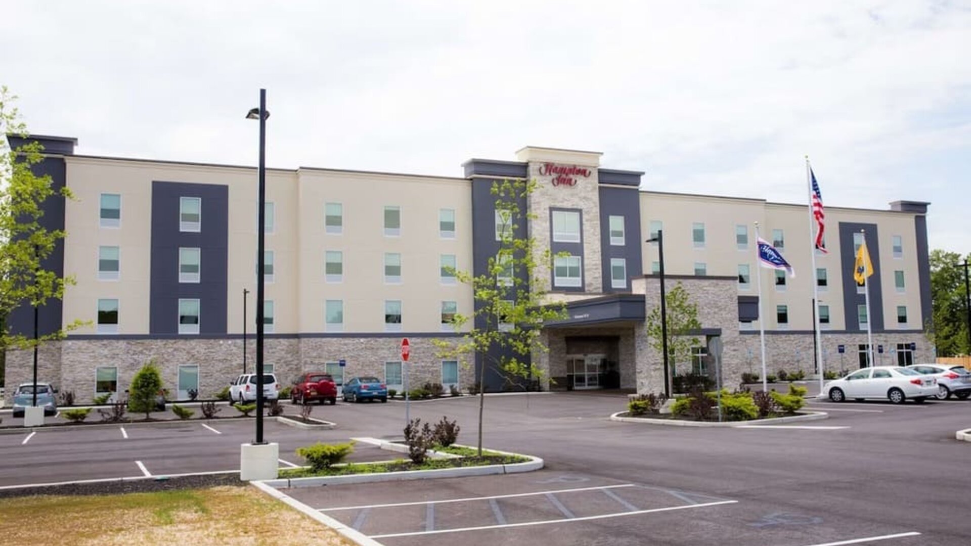 Parking area at Hampton Inn Atlantic City Absecon, NJ.