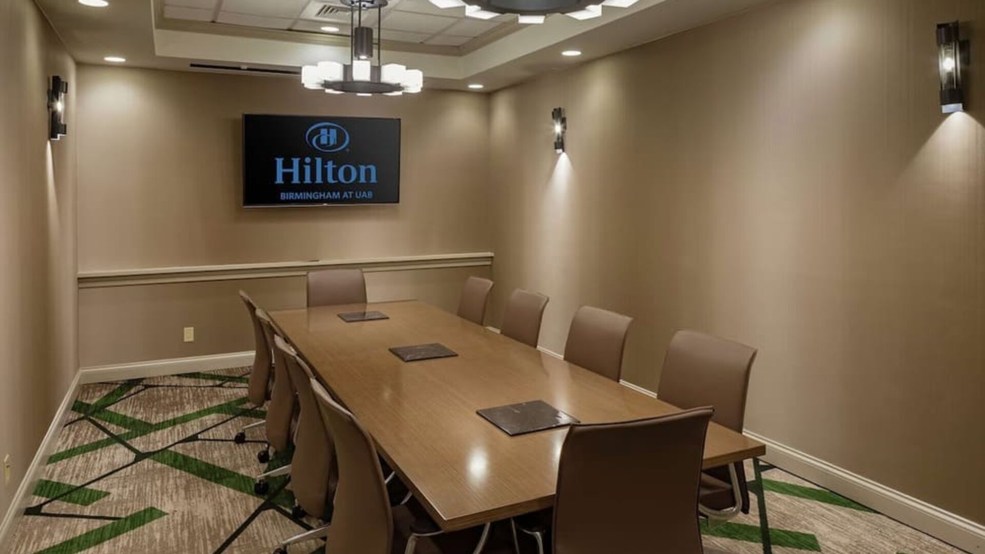 Professional meeting room at Hilton Birmingham At UAB.