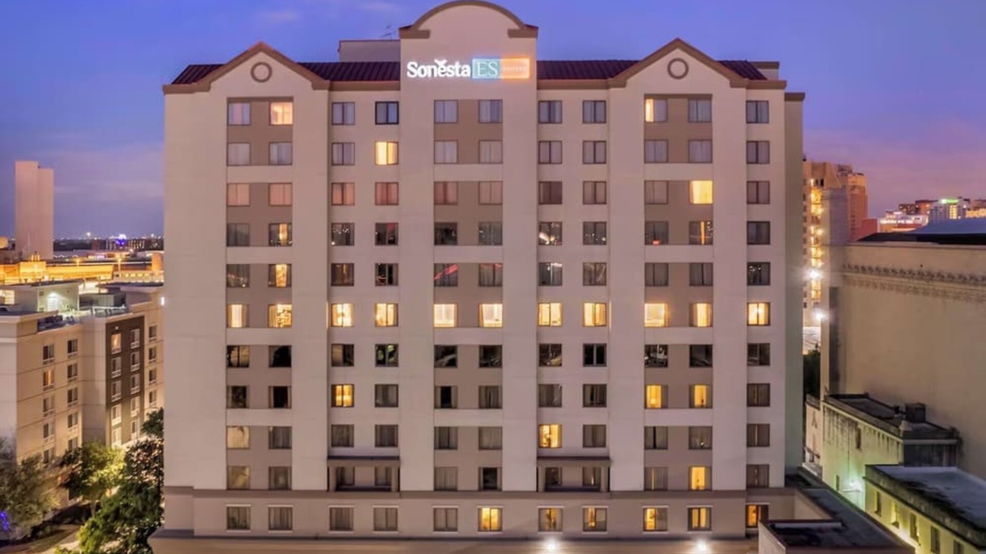 Exterior view of Sonesta ES Suites San Antonio Downtown Alamo Plaza.