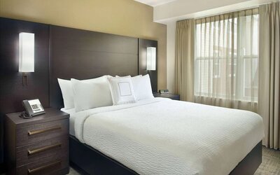 King bed at Sonesta ES Suites Raleigh Cary 