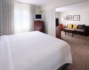 Day use suite with lounge area at Sonesta ES Suites Dallas Medical Market Center.