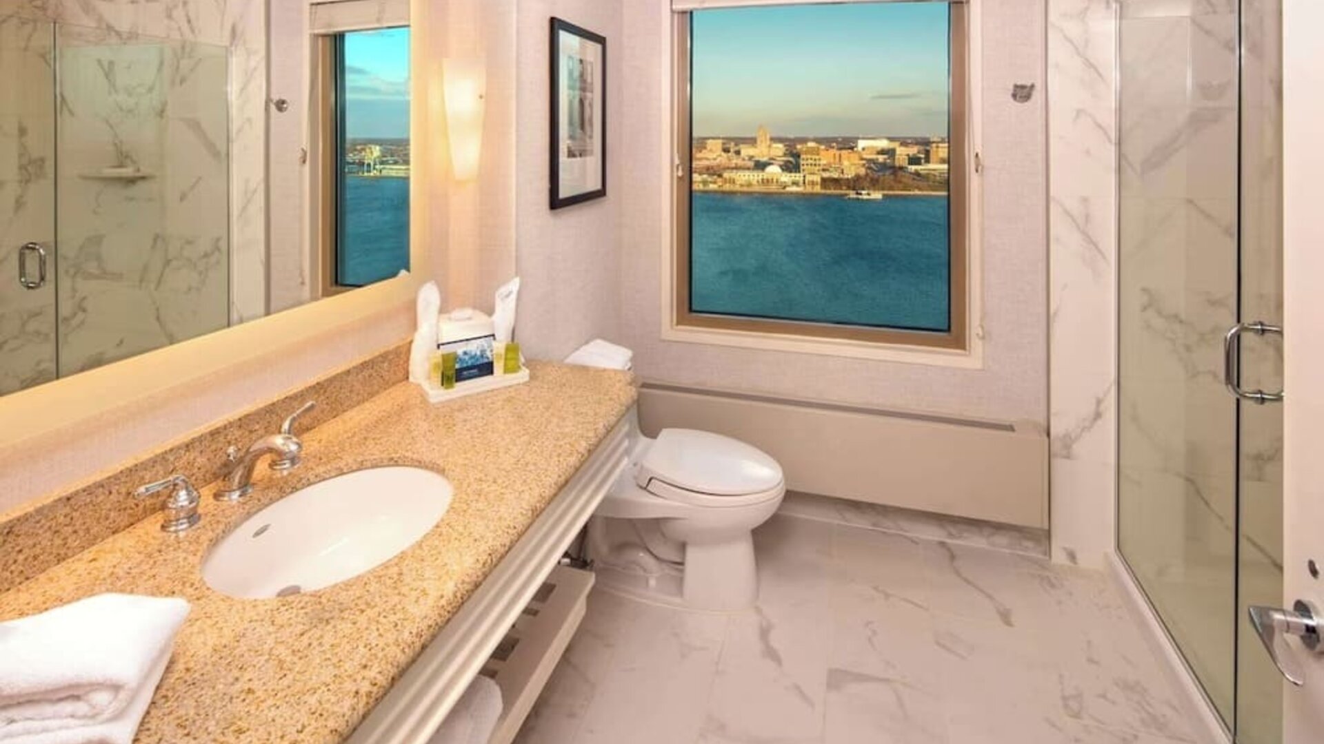 Guest bathroom with shower at Hilton Philadelphia At Penn's Landing.