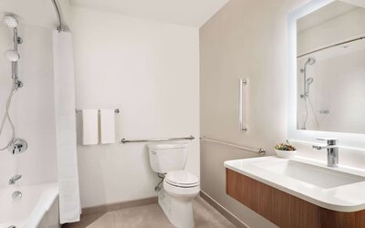 Guest bathroom at Hyatt Regency New Brunswick.