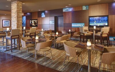 Dining area perfect for coworking at Embassy Suites By Hilton San Diego-La Jolla.