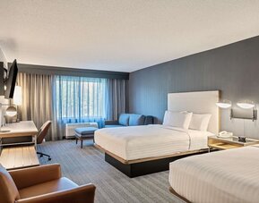 Day use twin room with work desk at Sonesta Select Pleasant Hill.