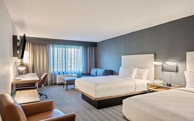 Day use twin room with work desk at Sonesta Select Pleasant Hill.