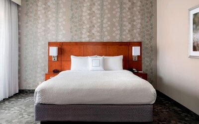 King bed at Sonesta Select Newport Middletown.