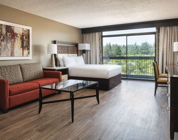 Day use room with natural light at Hilton Bellevue.