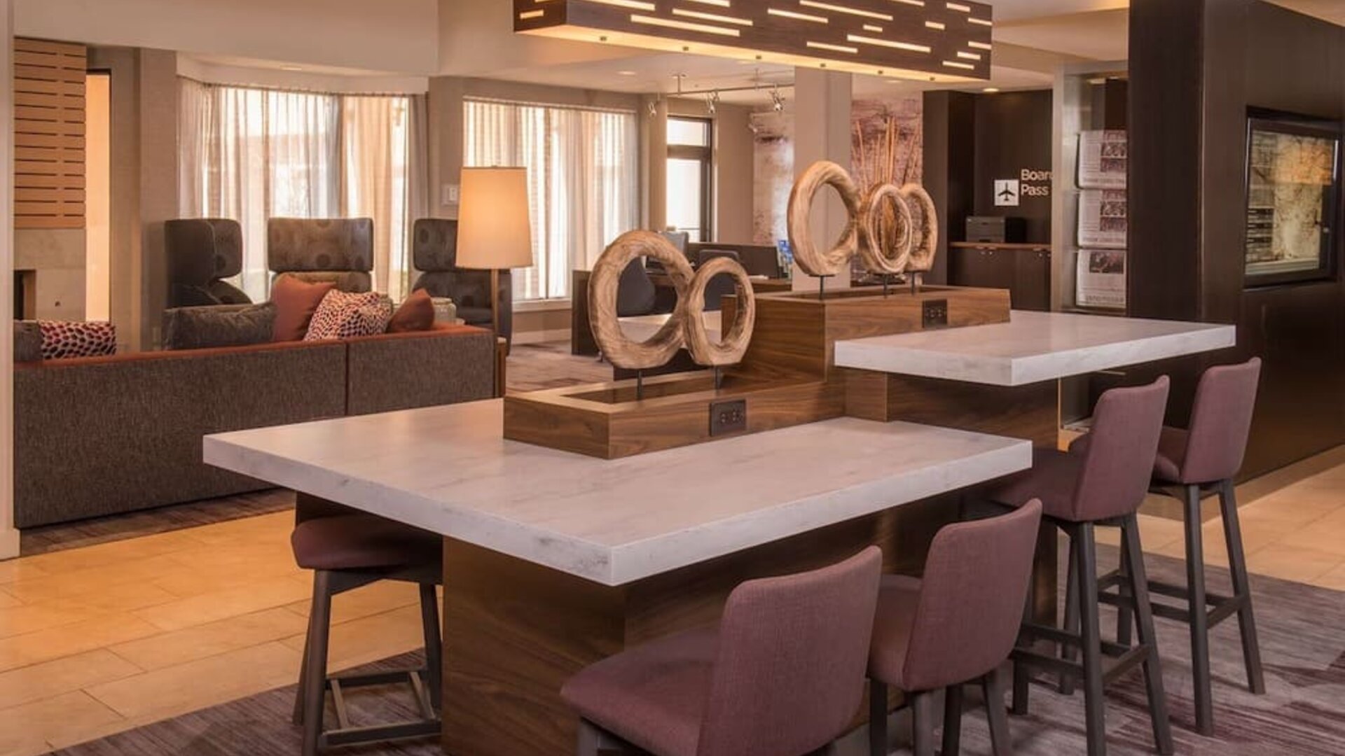 Lobby workspace at Sonesta Select Columbia.