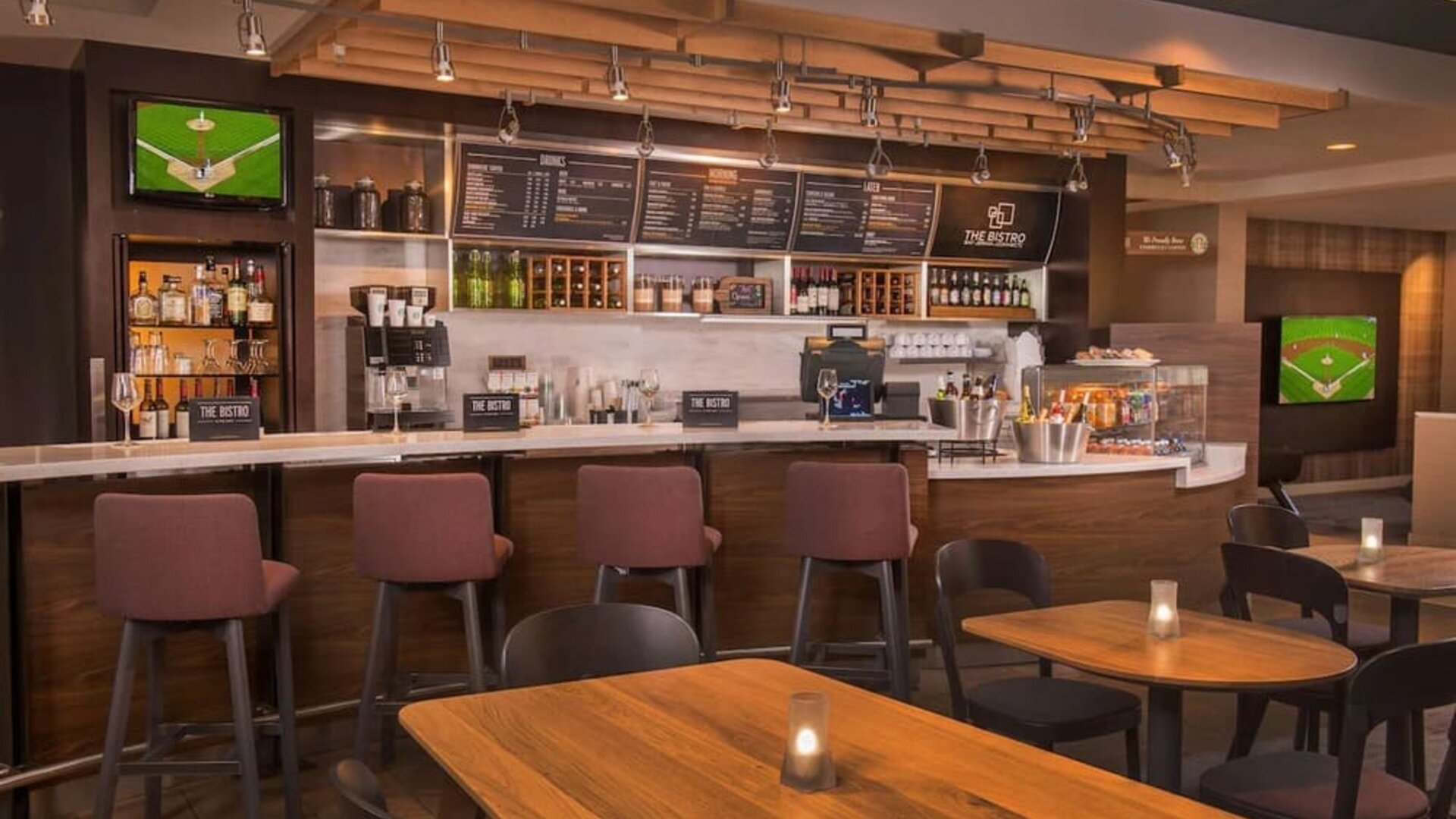 On-site coffee shop and restaurant at Sonesta Select Columbia.