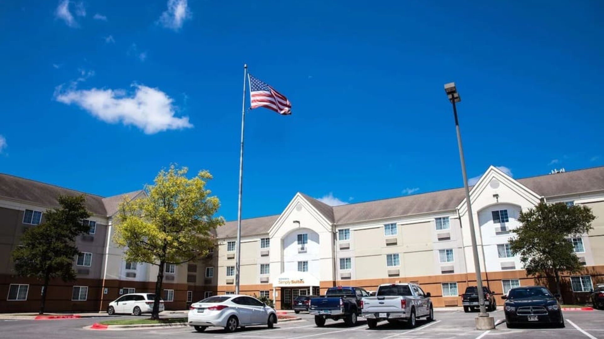 Parking area at Sonesta Simply Suites Austin South.