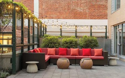 Comfortable furniture in the courtyard of the Hilton Garden Inn Washington DC/Georgetown Area.
