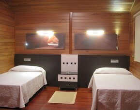 Hotel Complejo La Cigueña