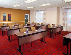 Professional meeting room at Sonesta ES Suites Birmingham Homewood.