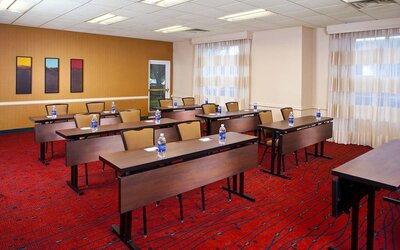 Professional meeting room at Sonesta ES Suites Birmingham Homewood.