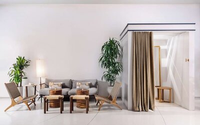 Lobby workspace at Nautilus Sonesta Miami Beach.