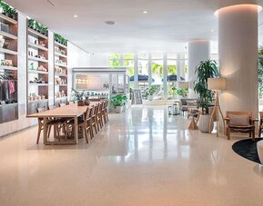 Lobby lounge and workspace, perfect for coworking at Nautilus Sonesta Miami Beach.