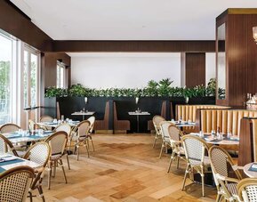 On-site restaurant at Nautilus Sonesta Miami Beach.