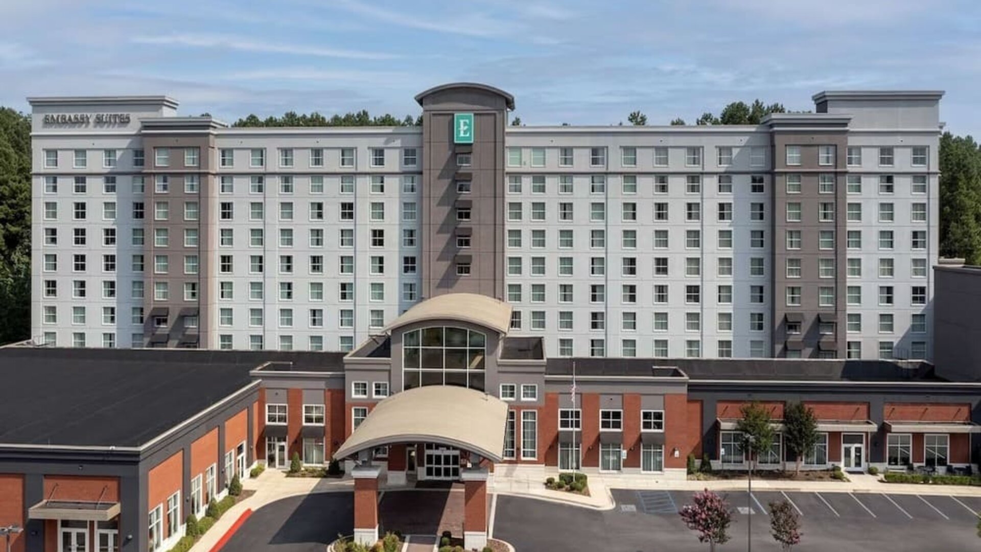 Parking area at Embassy Suites By Hilton Birmingham.