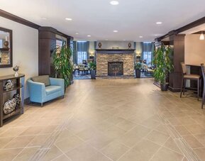 Lobby lounge at Sonesta ES Suites Atlanta - Perimeter Center.