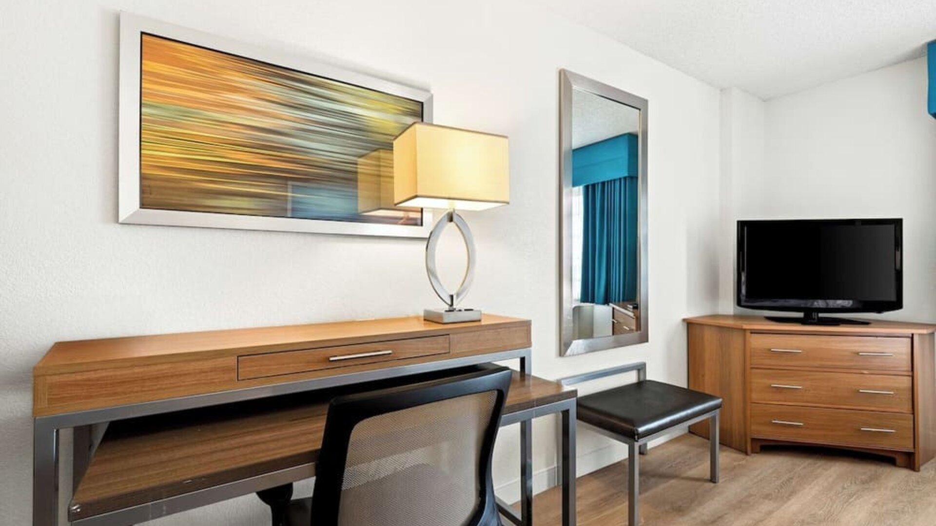 Day use room' workspace at Sonesta Anaheim Resort Area.