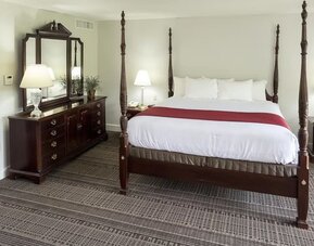 King suite at Fairbanks Inn.