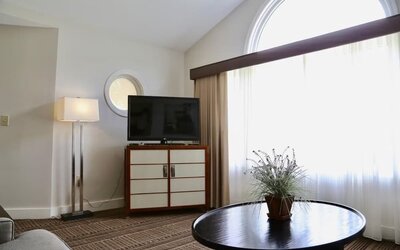 TV lounge at Fairbanks Inn.