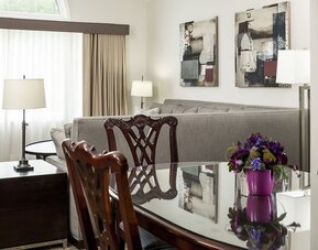 Dining room at Fairbanks Inn.