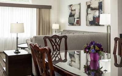 Dining room at Fairbanks Inn.