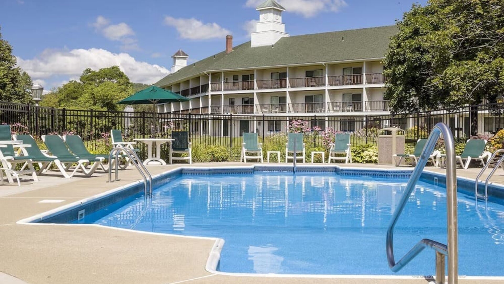 Seasonal outdoor pool at Fairbanks Inn.