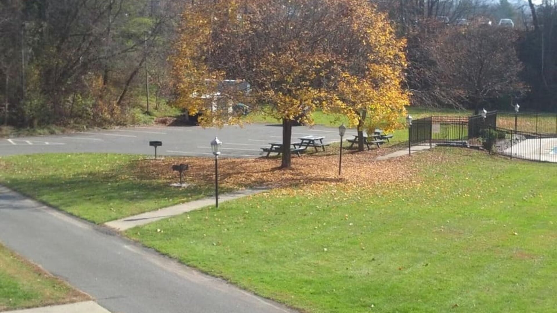 Hotel gardens at Fairbanks Inn.