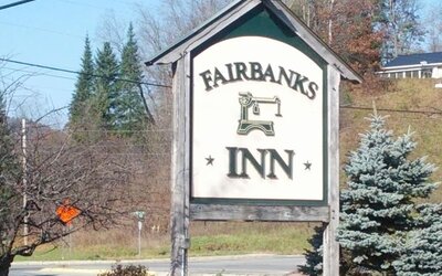 Hotel signage at Fairbanks Inn.
