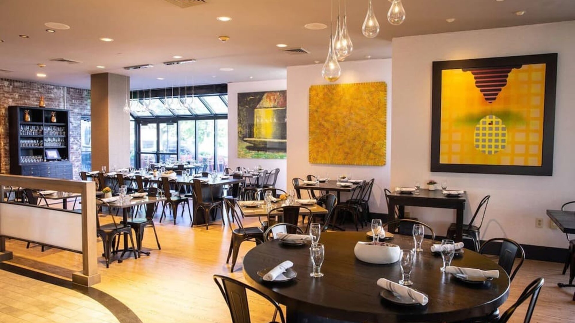 Dining area at Royal Sonesta Boston.