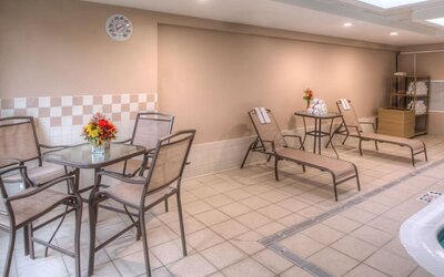 Pool's lounge area at Holiday Inn Belcamp - Aberdeen Area.