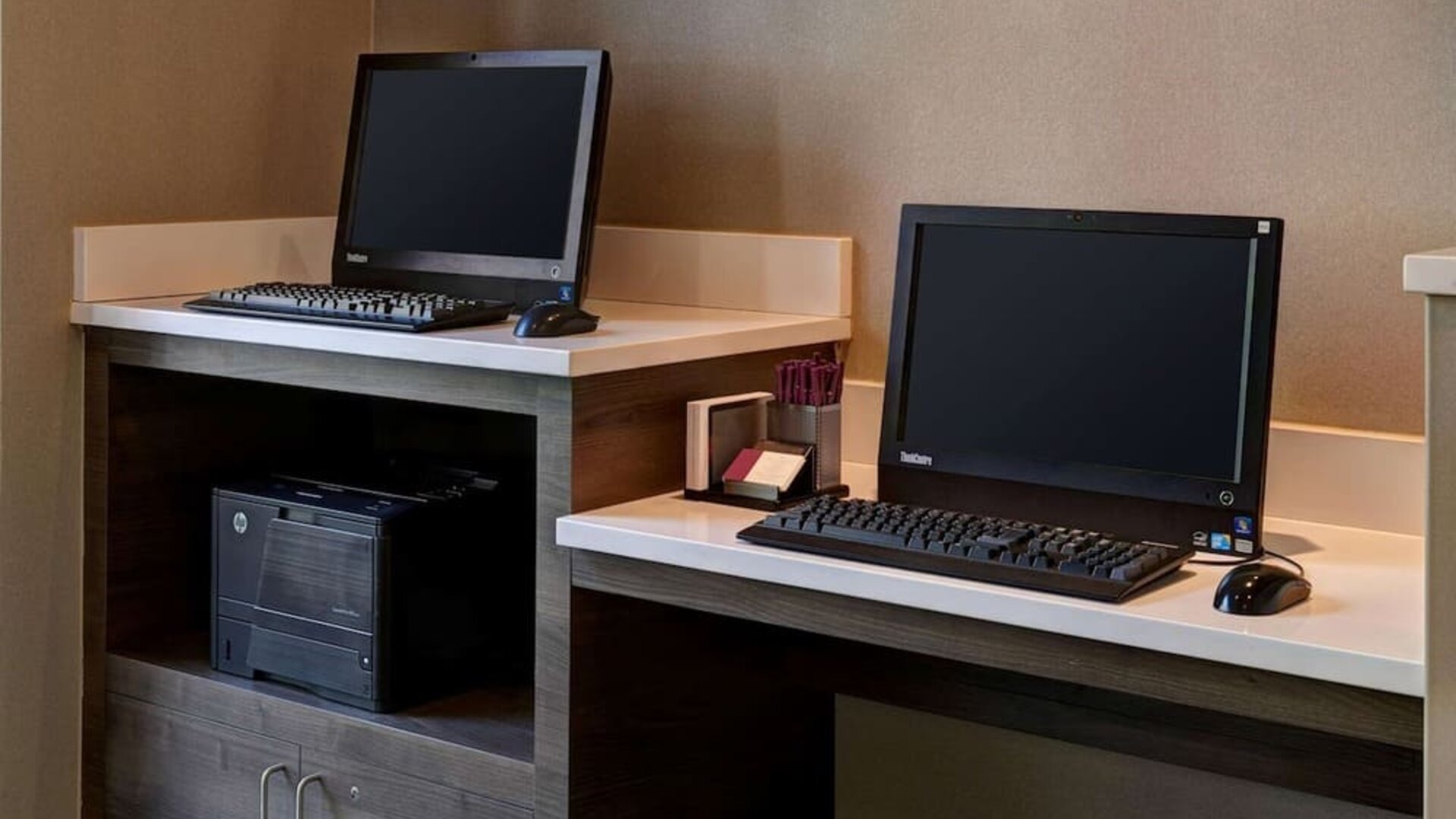 Business center with computers and printer at Sonesta ES Suites Chicago Downtown Magnificent Mile - Medical.