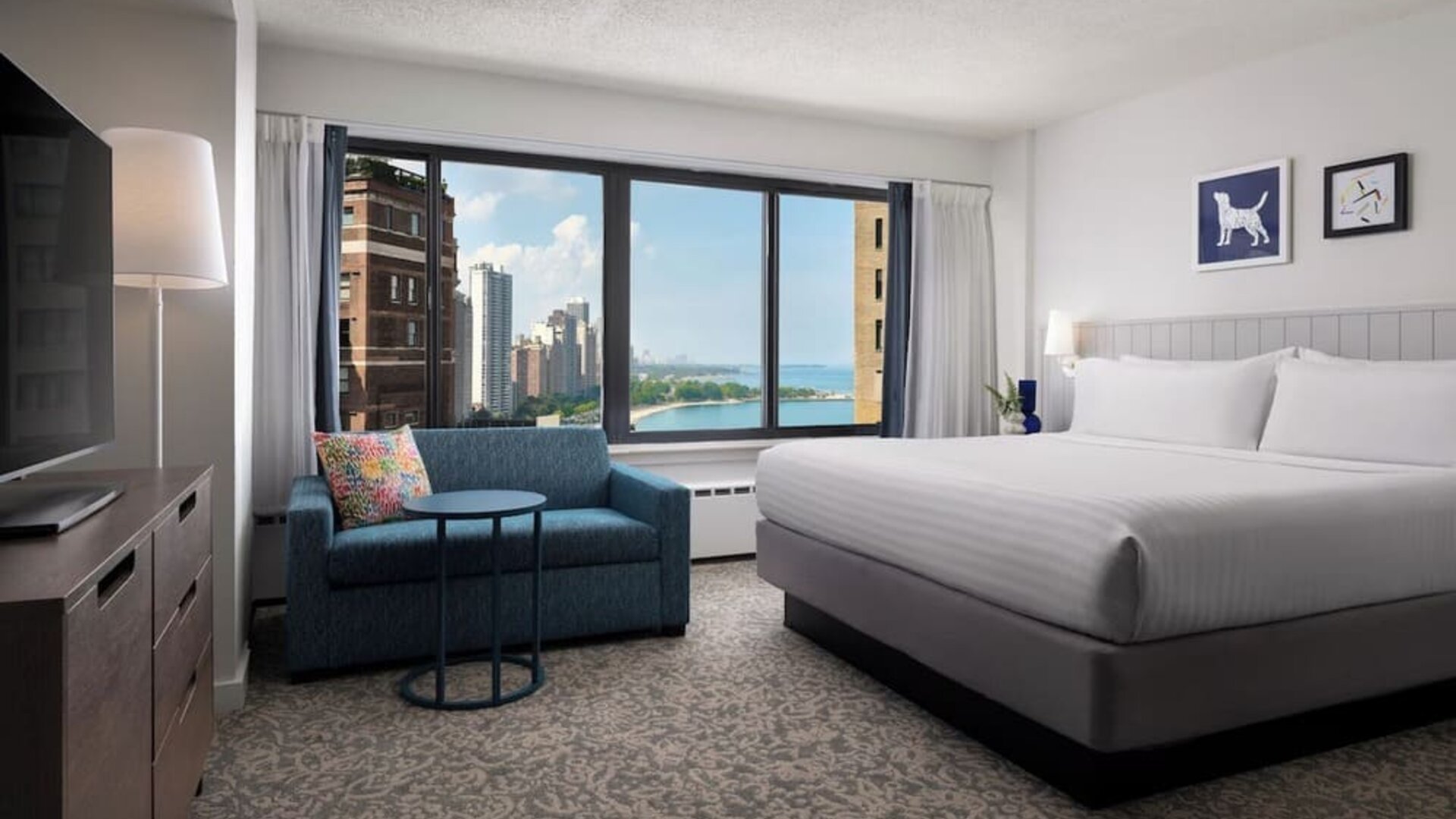 Bright and spacious day use room with sofa and private bathroom at Sonesta ES Suites Chicago Downtown Magnificent Mile - Medical.