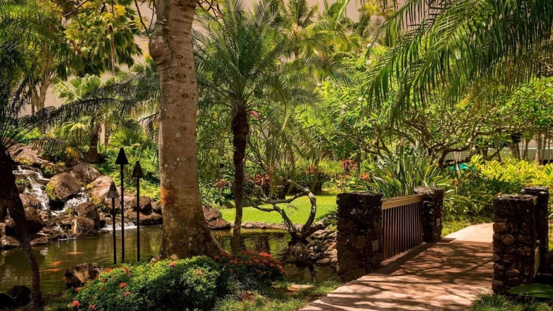 Outdoor surroundings at Royal Sonesta Kaua'i Resort Lihue.
