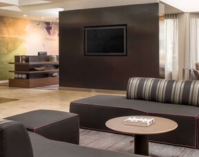 Comfortable lobby lounge at Sonesta Select Seattle Bellevue Redmond.