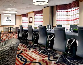 Professional meeting room at Hilton Rosemont/Chicago O'Hare.