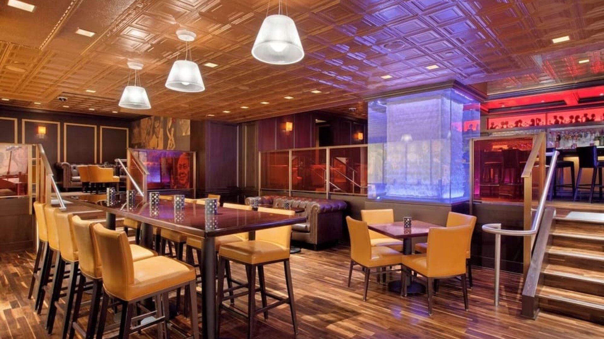 Dining area perfect for coworking at Palmer House A Hilton Hotel.