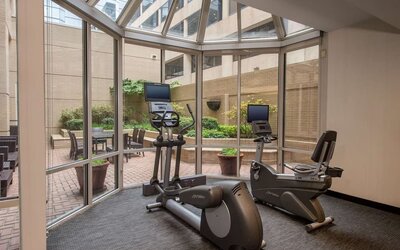 Fitness center at Sonesta Select Arlington Rosslyn. 