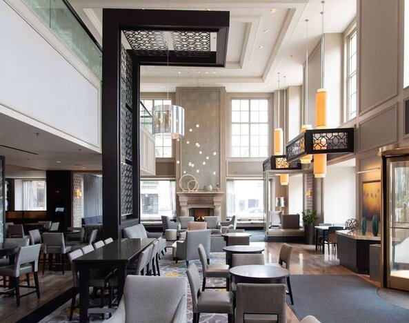 Hotel bar and lounge area perfect for coworking at Hilton Chicago.