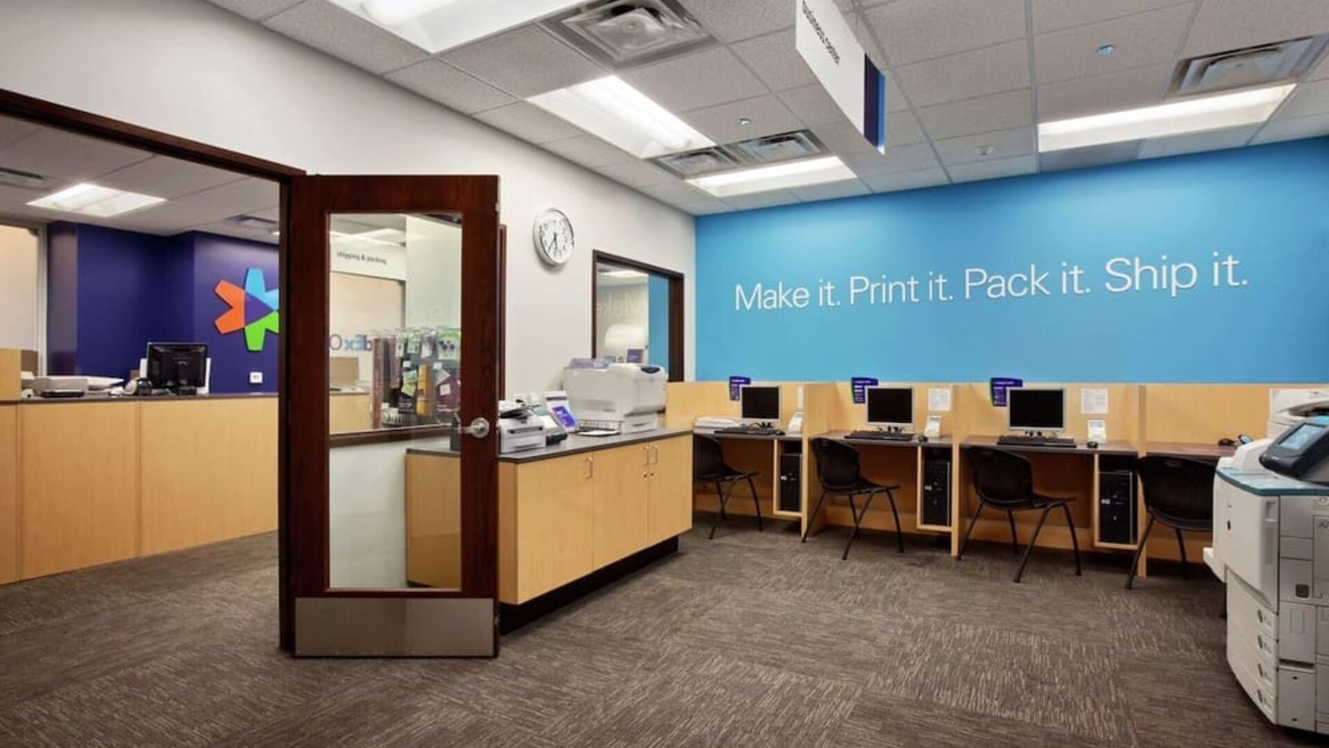 Business center at Hilton Chicago.