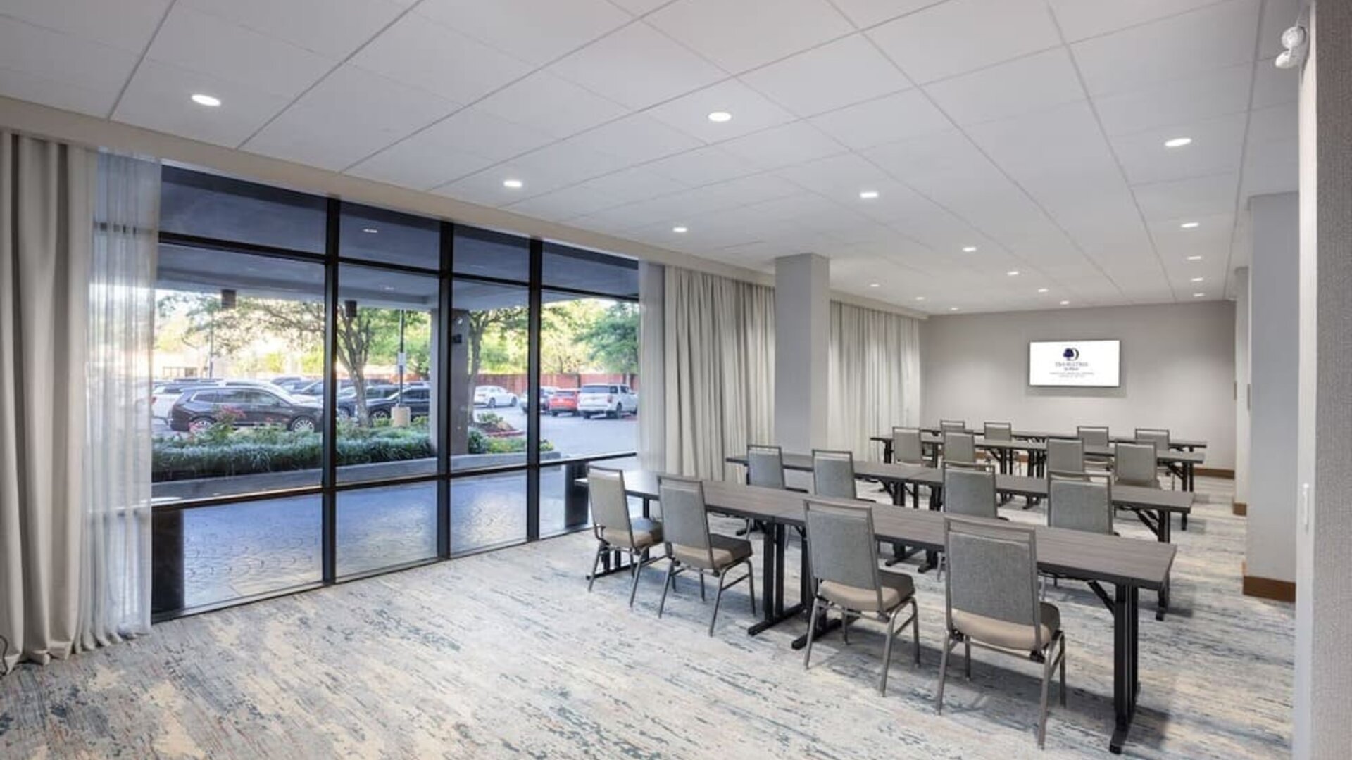Spacious meeting room at Doubletree By Hilton Houston Medical Center Hotel & Suites.