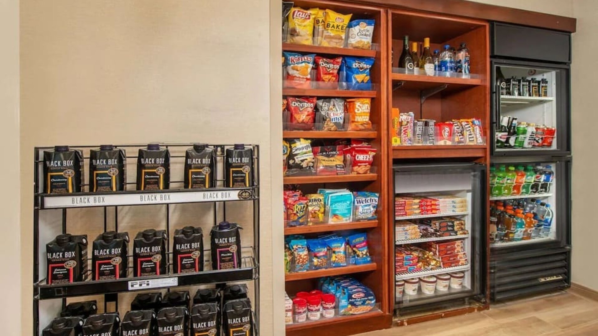 Convenience store at Sonesta ES Suites Baltimore BWI Airport.