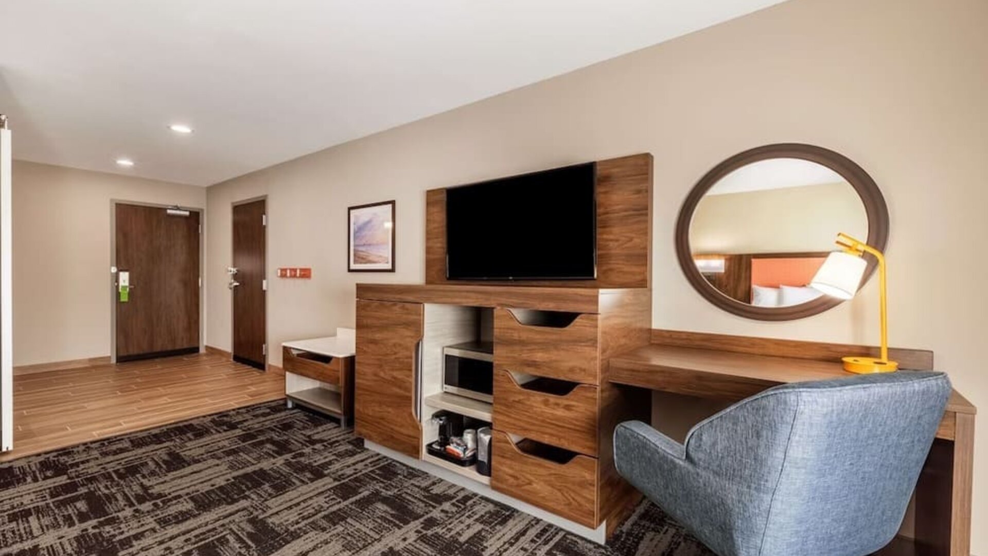 Day use room's workspace at Hampton Inn & Suites Benton Harbor.