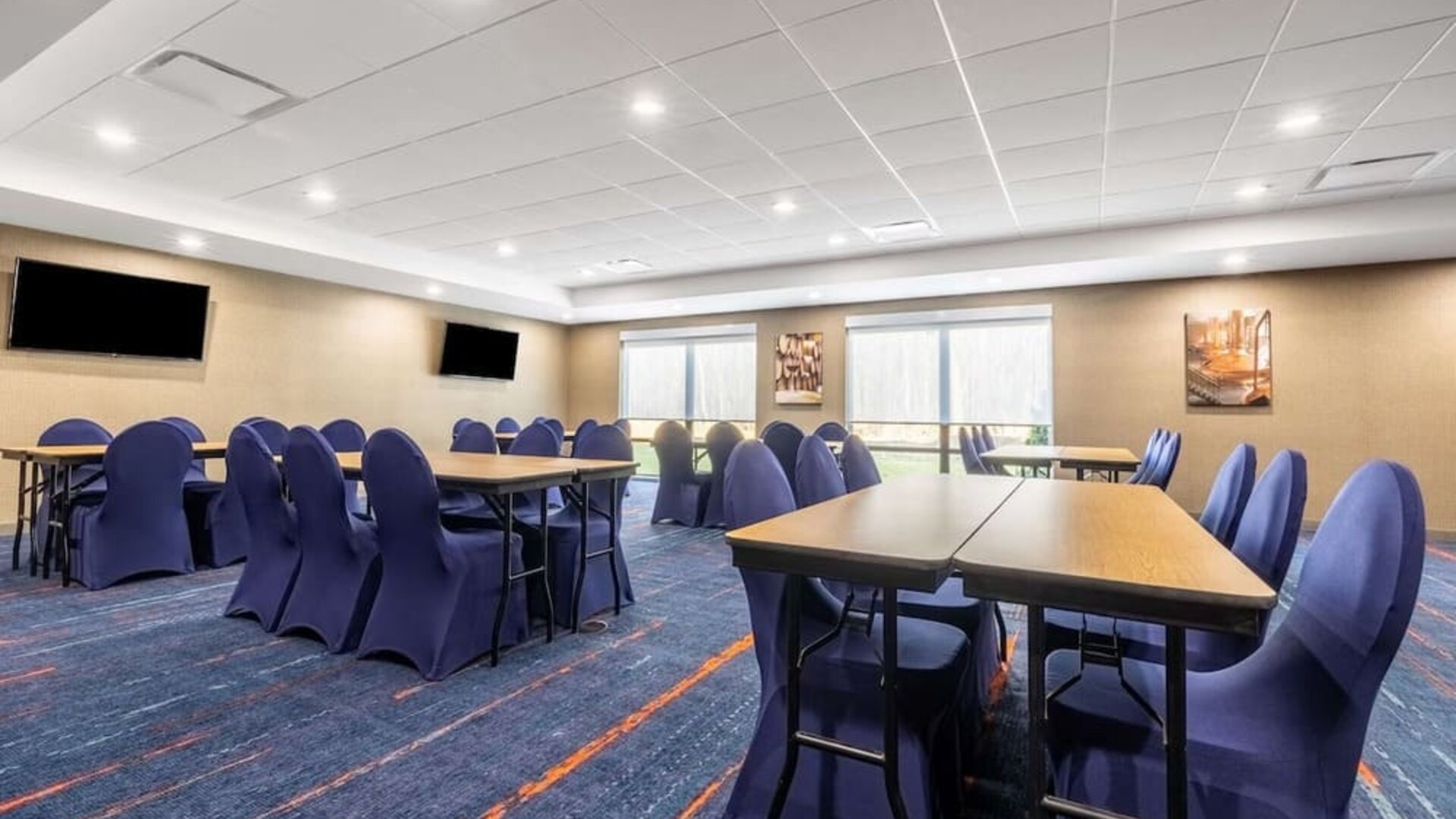 Professional meeting room at Hampton Inn & Suites Benton Harbor.