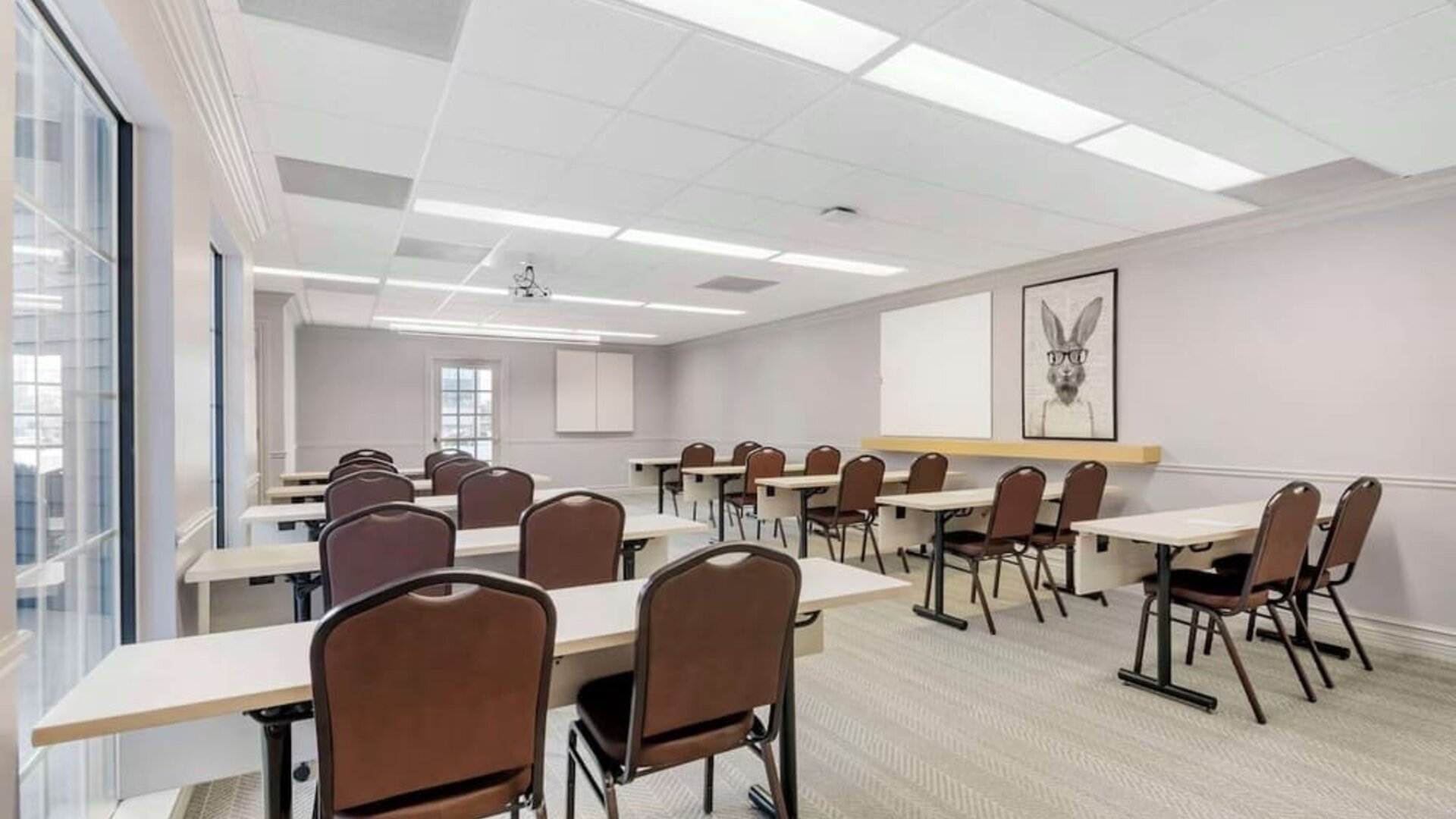 Meeting facilities at Sonesta ES Suites Dulles Airport.