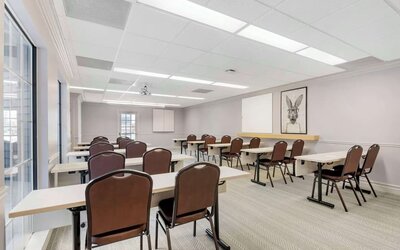 Meeting facilities at Sonesta ES Suites Dulles Airport.